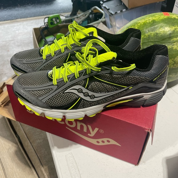 Saucony ‘Grid Ignition’ Sneakers - Picture 1 of 4